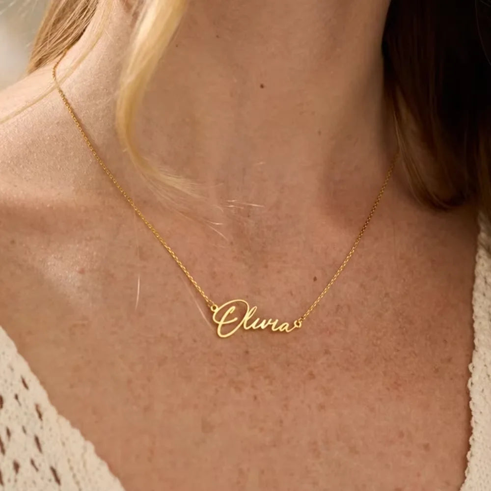 Collier personnalisé avec nom, pendentif minimaliste en acier inoxydable personnalisé, chaîne de clavicule, cadeau pour la Saint-Valentin
