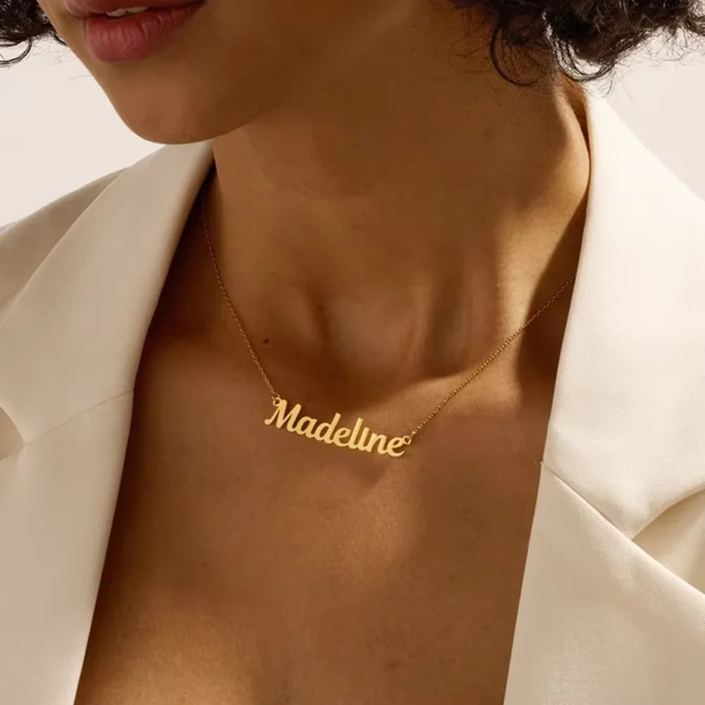 Collier personnalisé avec nom, pendentif minimaliste en acier inoxydable personnalisé, chaîne de clavicule, cadeau pour la Saint-Valentin